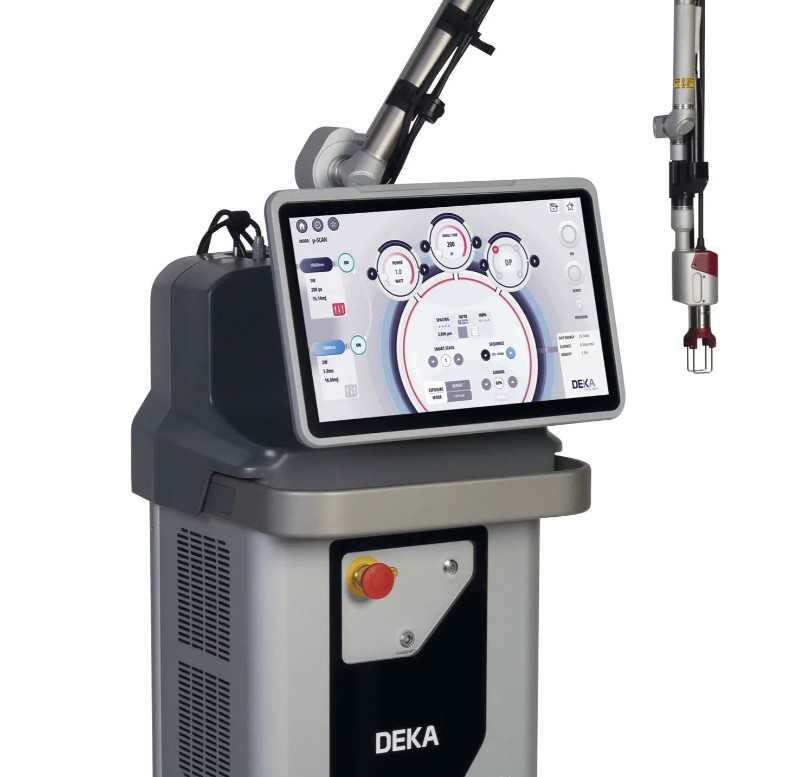 Laser hybride CO2 1540nm DuoGlide DEKA pour le traitement des rides, pores dilatés, cicatrices, qualité de la peau.